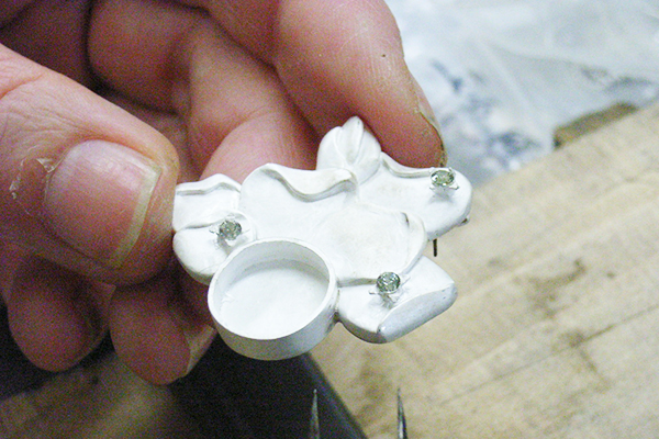 WAXから形を決め業者に依頼